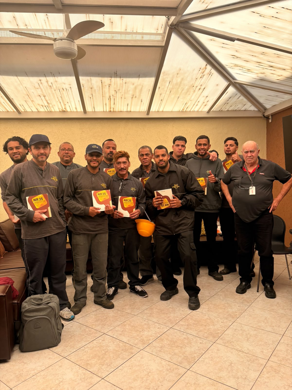 Técnicos do Grupo Prever no treinamento de NR-35, de trabalho em altura
